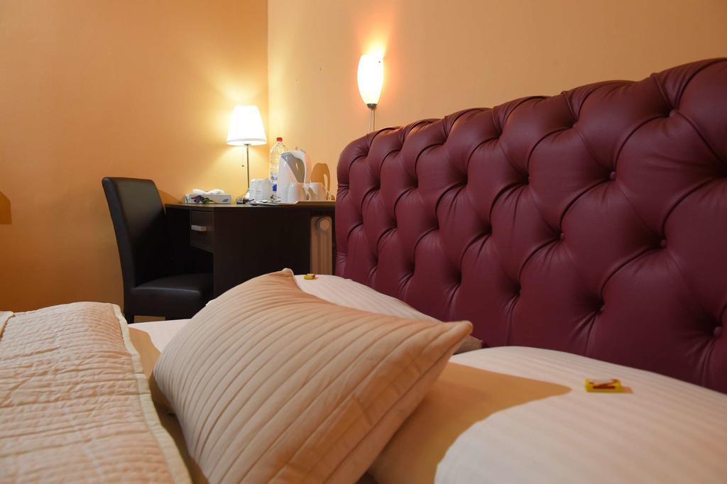 Apartment Inn Rooms Novi Sad Bilik gambar