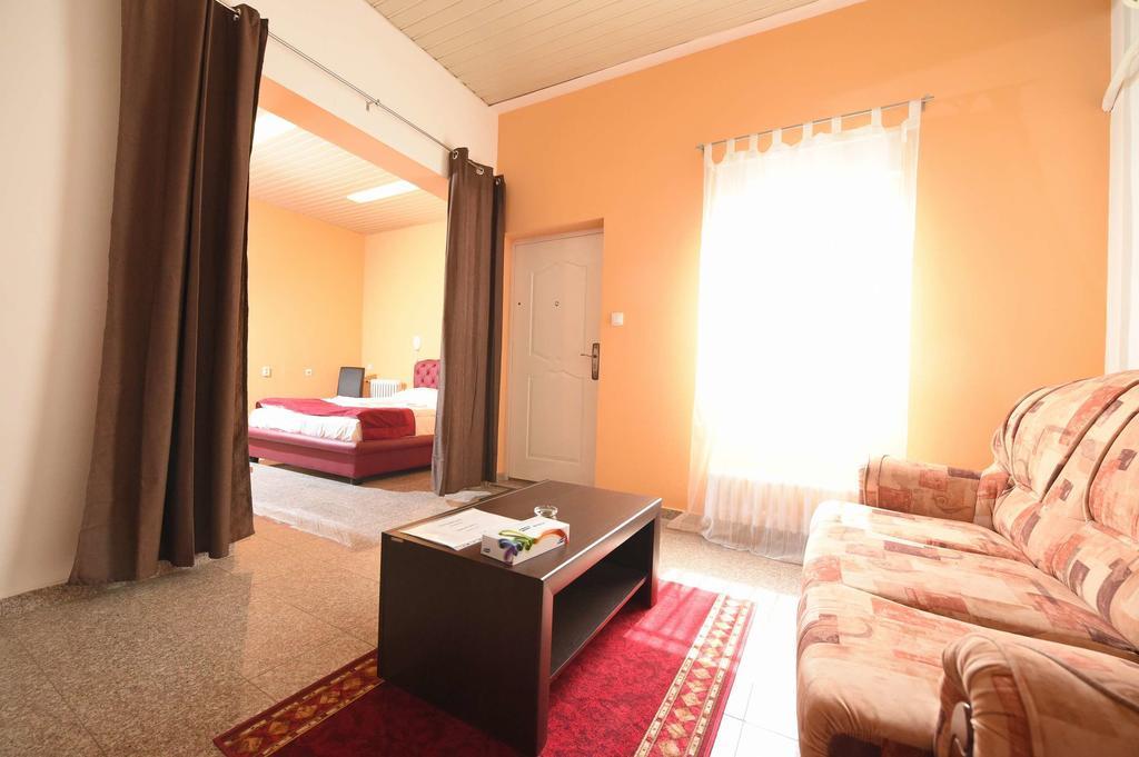 Apartment Inn Rooms Novi Sad Bilik gambar
