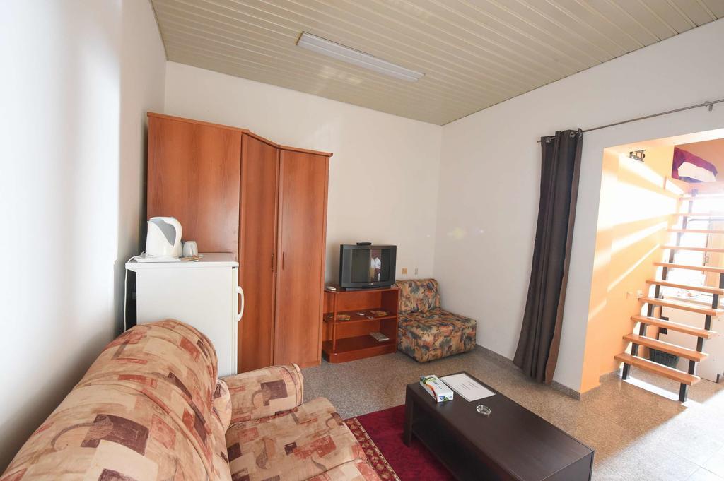 Apartment Inn Rooms Novi Sad Bilik gambar