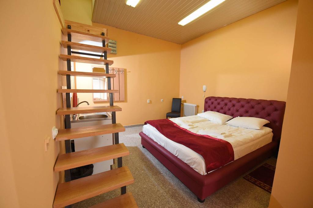 Apartment Inn Rooms Novi Sad Bilik gambar